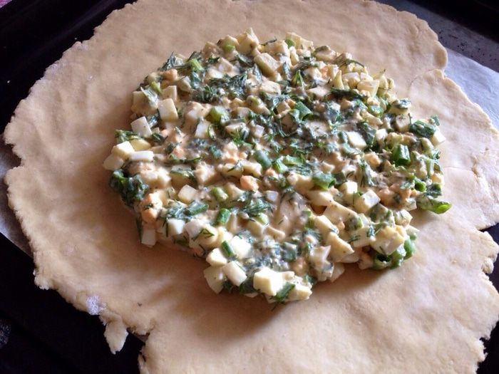 Галета с яйцом, сыром и луком