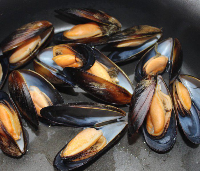 Паэлья с пастой и морепродуктами Фидеуа (Fideua)