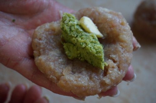 Куриные котлеты с сырной начинкой