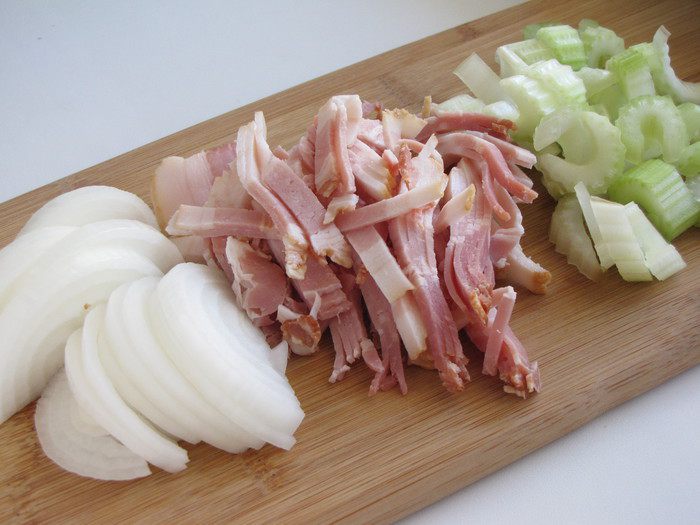 Баранина в пиве с пряными сливами