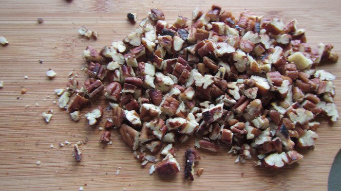 Маффины с абрикосами, орехами пекан и коричной помадкой