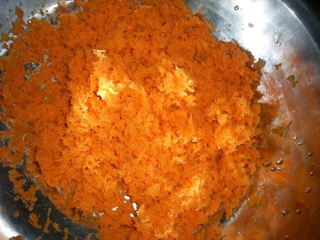 Морковный пирог в шоколадной глазури