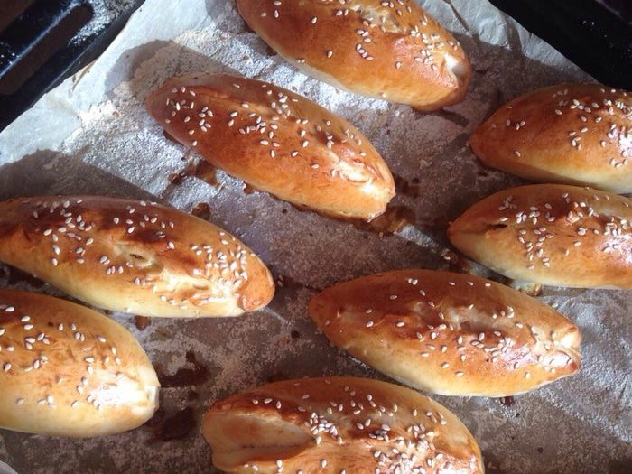 Скороспелые пирожки с печенью и овощами