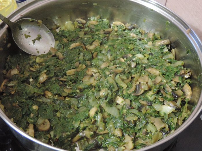 Кальцончини со шпинатно-грибной начинкой