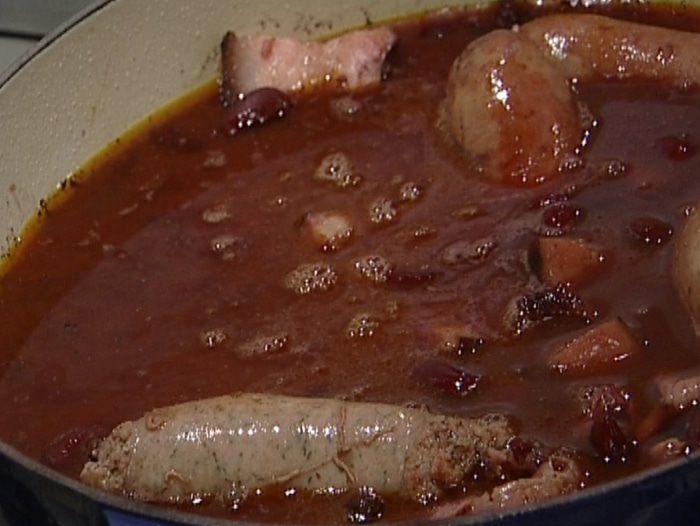 Красная фасоль с колбасками