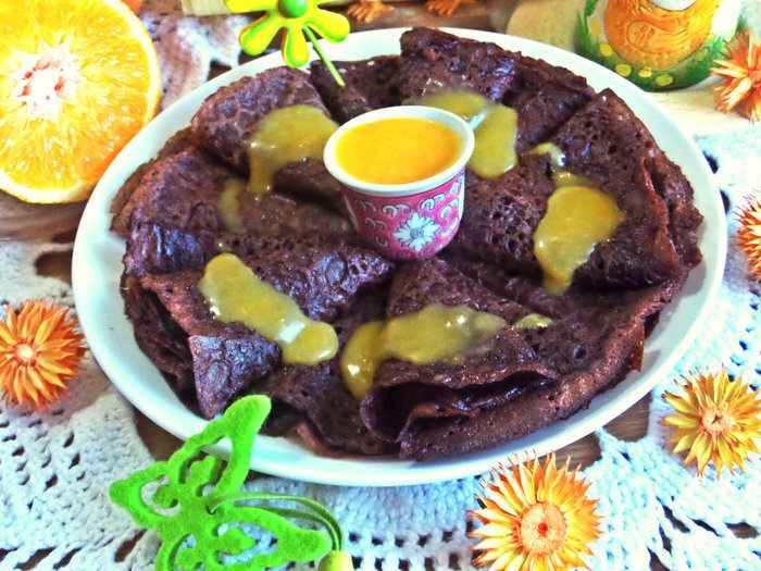 Шоколадные блины с лимонным курдом