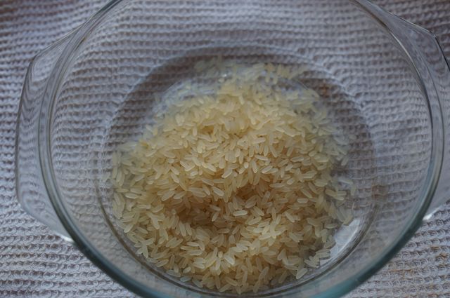 Молочный рисовый суп с курагой