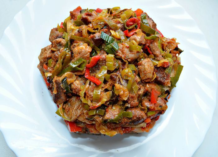 Мильфей с мясом, гречкой и овощами