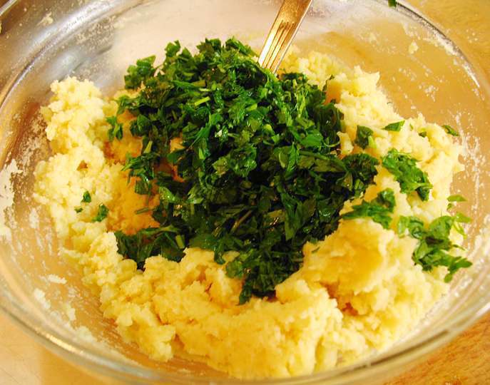 Фаршированный картофель под пармезановой корочкой