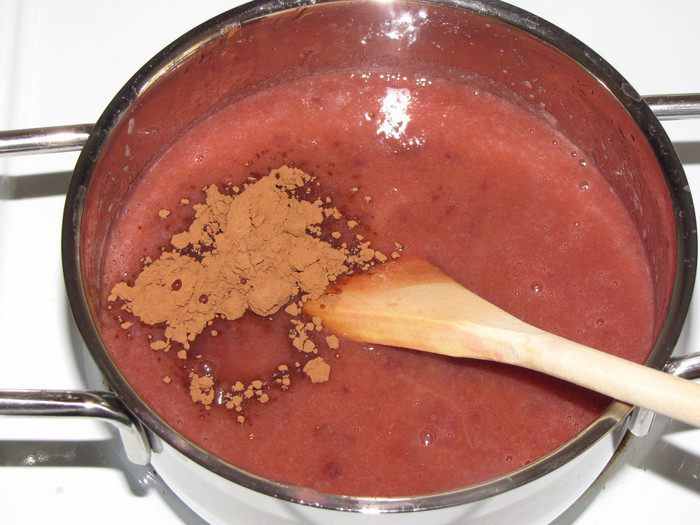 Сливовое варенье с бананами и орехами