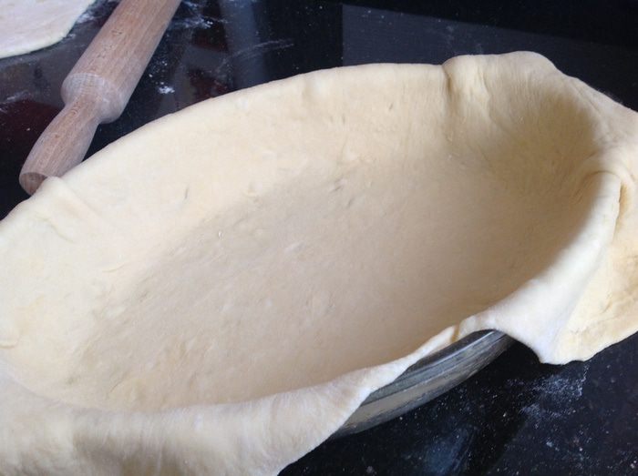 Пирог со свининой, щавелем и сыром