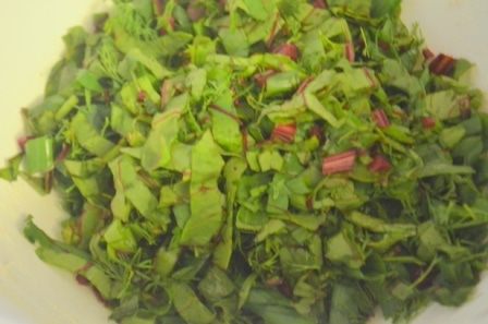 Мини-кутабы со свежей огородной зеленью