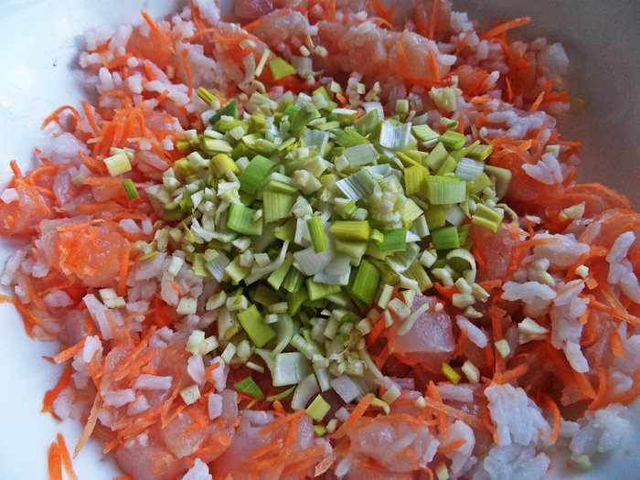 Куриные котлеты с рисом и овощами