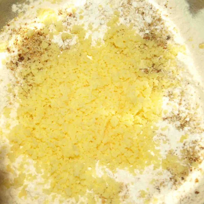 Сырное печенье с миндалем