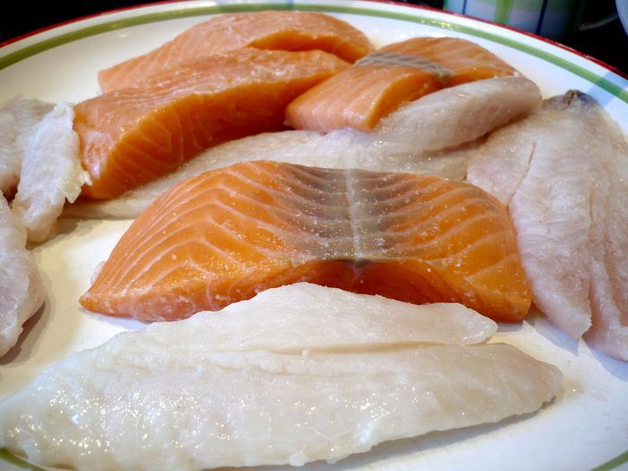 Рыбные тарталетки из слоеного теста на скорую руку