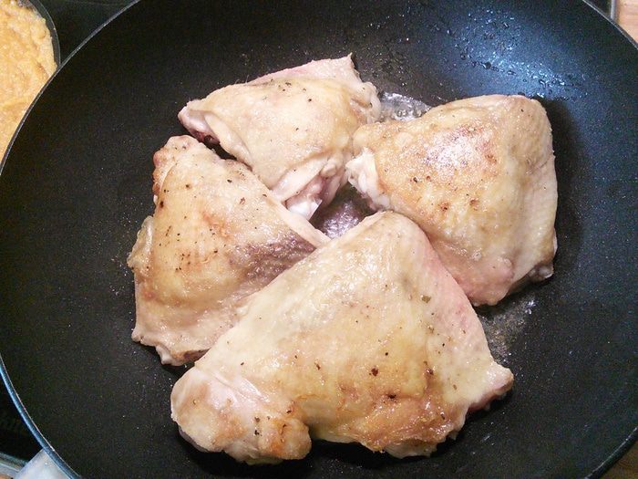 Курица с помидорами по-гречески