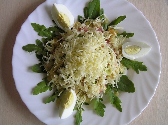 &amp;quot;Цезарь&amp;quot; с семгой на листьях руколы