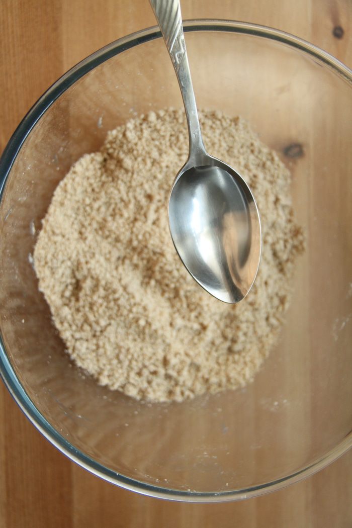 Чизкейк с корицей, яблоком и сахарным пеканом