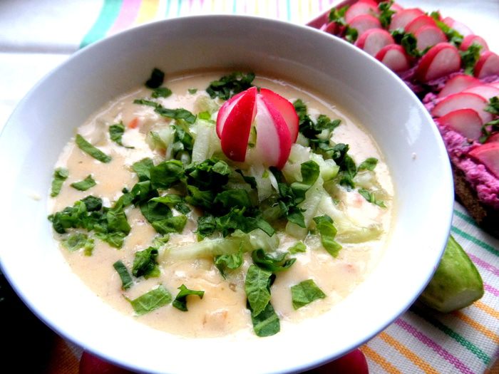 Сырный суп с вареными и свежими овощами