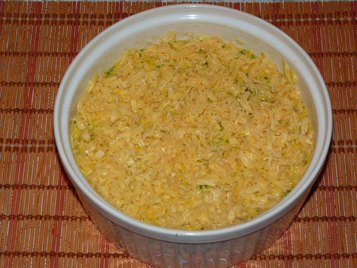 Двухслойный икорный пирог с рисом