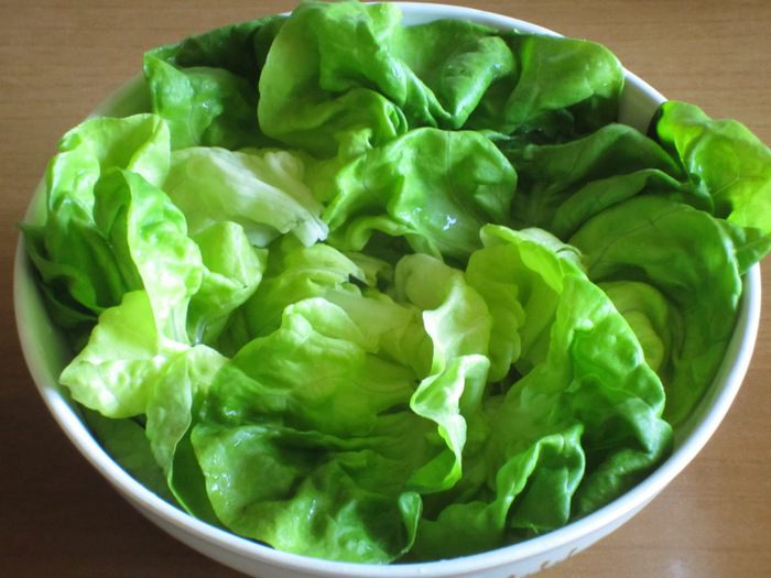 Салат с яблоками и грецкими орехами