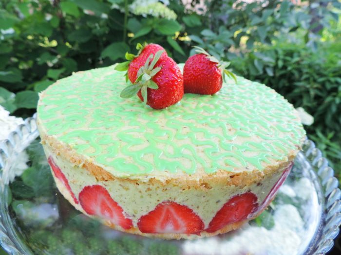Клубничный торт с фисташковым кремом &amp;quot;Фрезье&amp;quot; («Fraisier»)