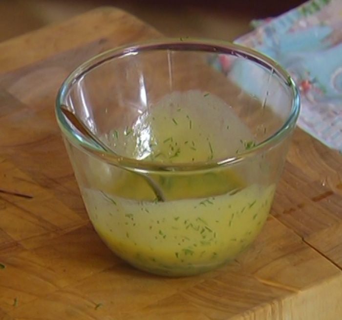 Салат из рыбы, картофеля и свеклы 