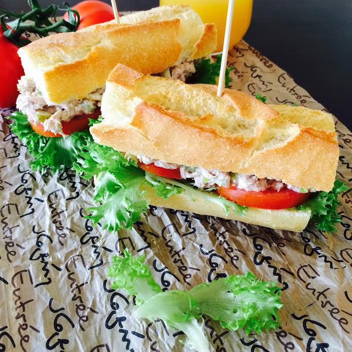 Классический сэндвич с тунцом