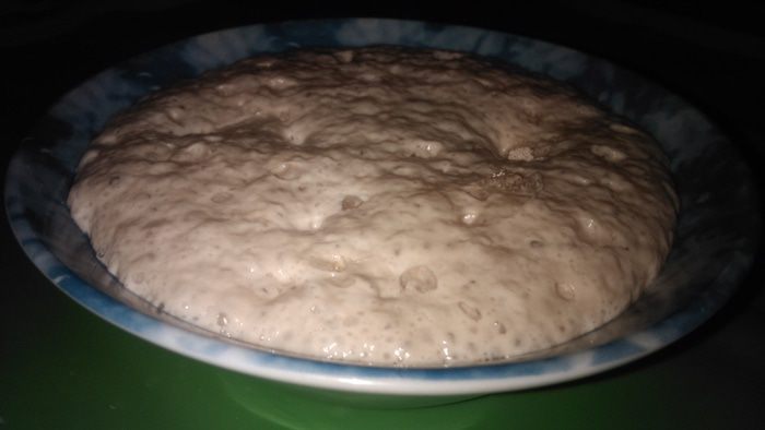 Сладкая булка с изюмом