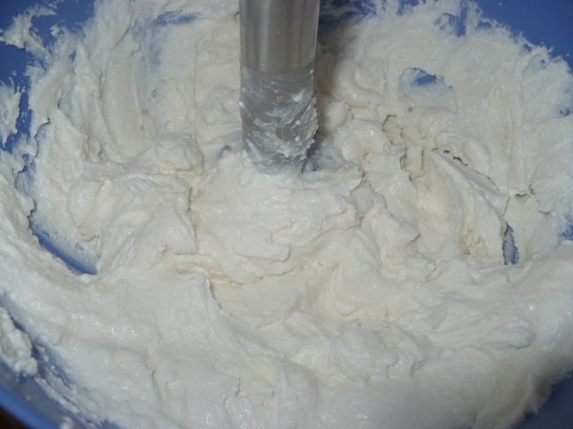 Творожный десерт с вяленой клюквой