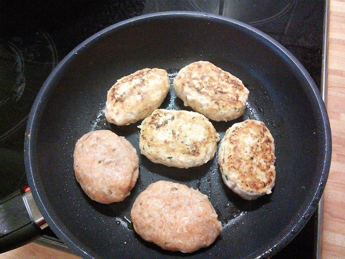 Котлеты из лосося под беарнским соусом