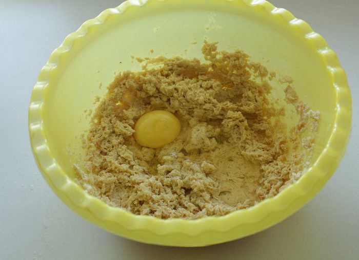 Пирог с нектаринами и корицей