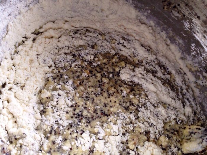 Нежный маково-ореховый пирог