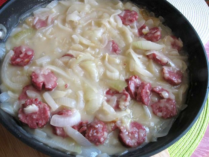  Пирог из нежной курочки с луком и сидром