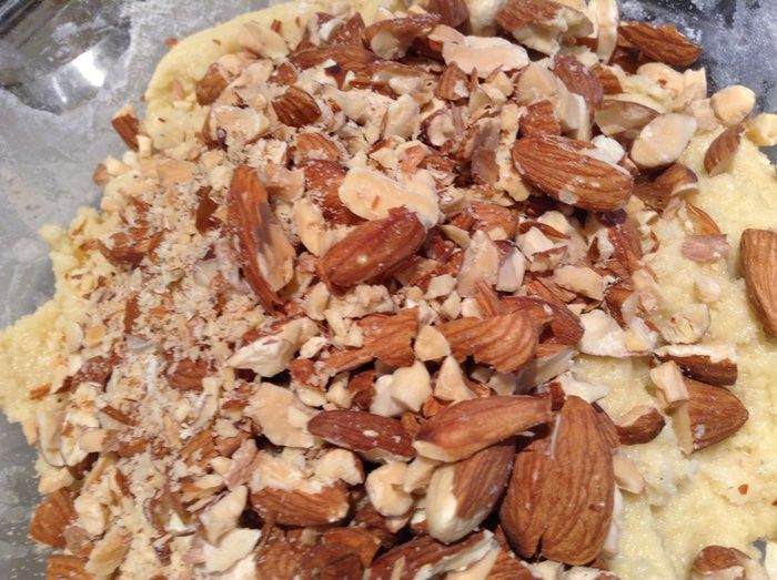 Бискотти с вишней и миндалем