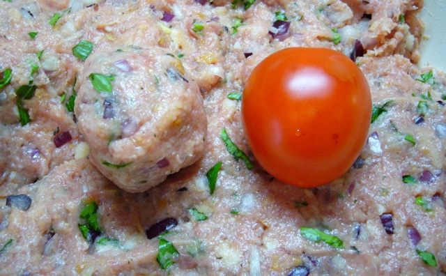 Котлеты по-гречески (кефтедес)