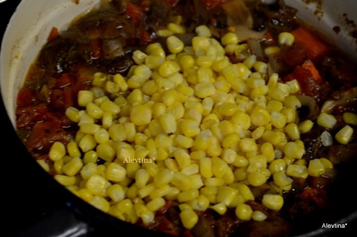 Говядина с грибочками и овощами