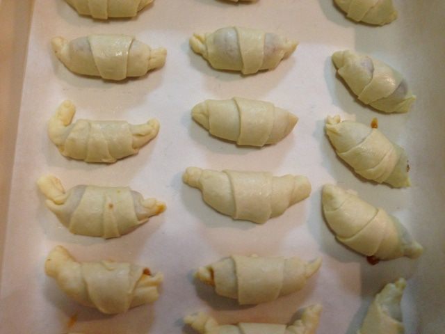 Рогалики дрожжевые с вареньем