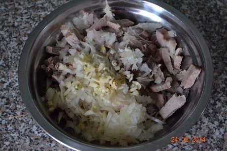 Закусочный кекс с мясом, перцем и яблоком