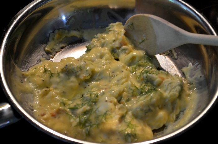 Яичница-болтунья с копченой семгой