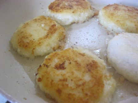 Сырники с вареной сгущенкой