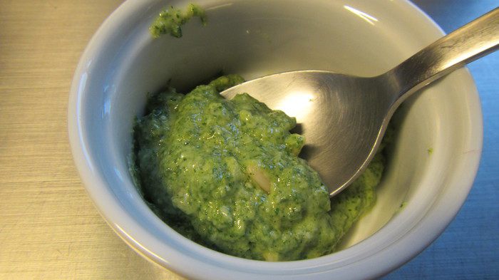 Тальятелле с молодыми кабачками и мятным песто