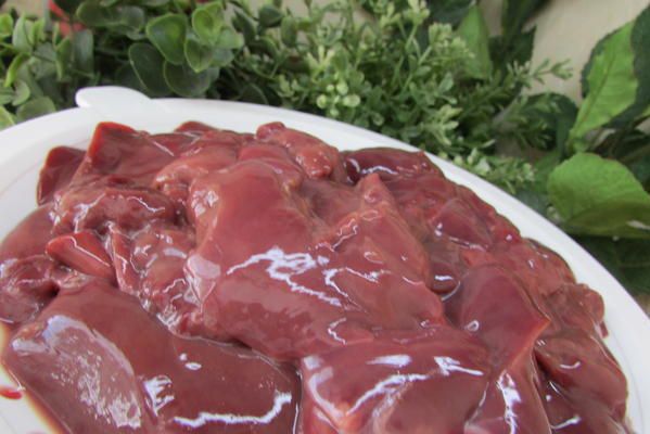 Печеночные шарики с жареным луком в фисташках