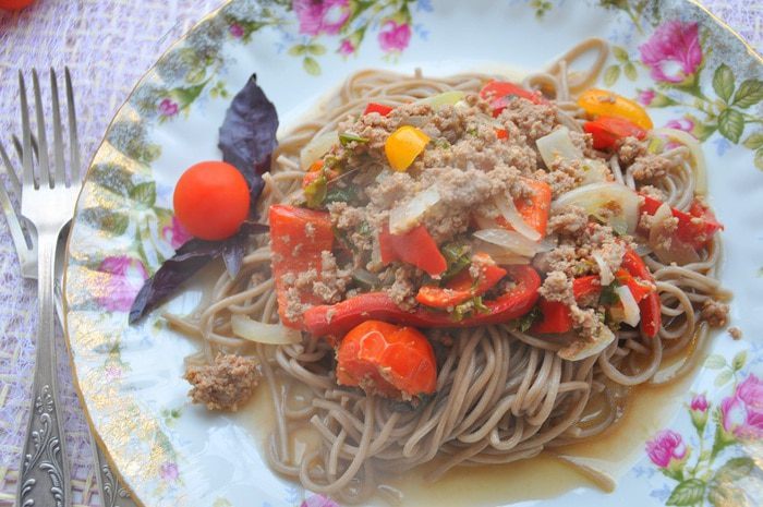 Гречневая лапша с овощами