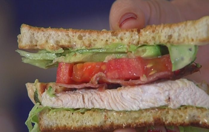 Классический клаб-сэндвич с домашним майонезом 