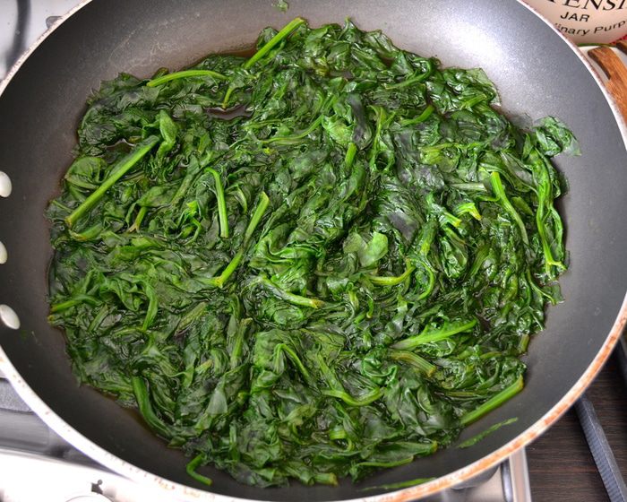 Картофельный рулет со шпинатом