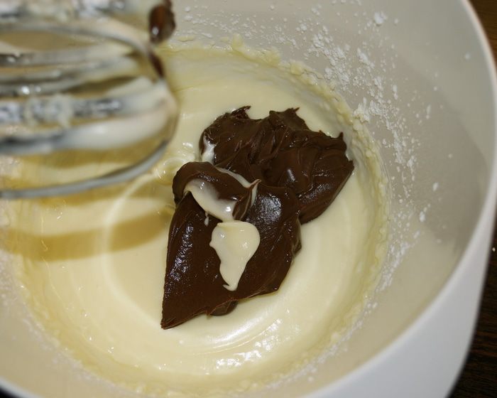 Фруктовый торт с шоколадной глазурью