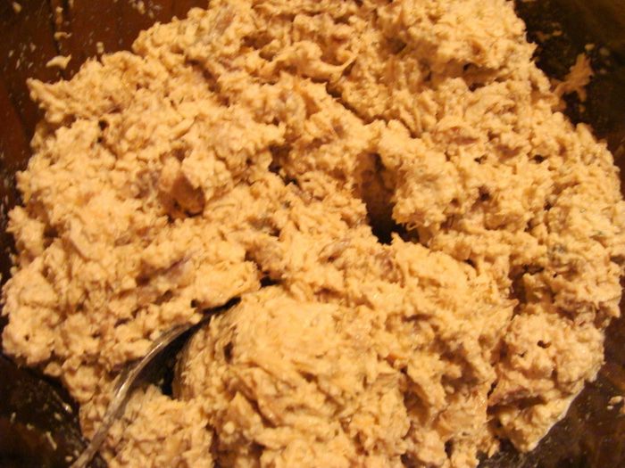 Закусочный лососево-сырный торт