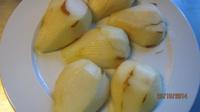 Пирог-перевертыш с грушей, клюквой и имбирем