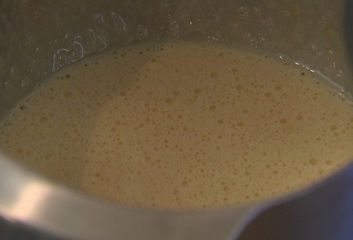 Шоколадный пирог с миндальными хлопьями